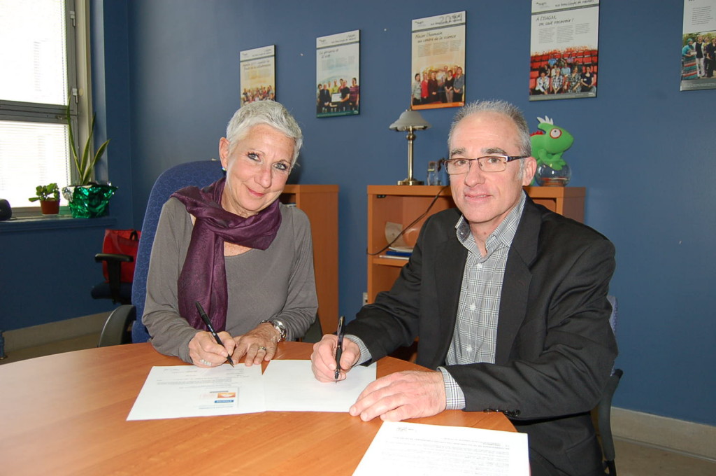 Madame Ève Blais, directrice du Service des Communications de l’IUGM et monsieur Jean Bolieau, cofondateur de Vivre en résidence