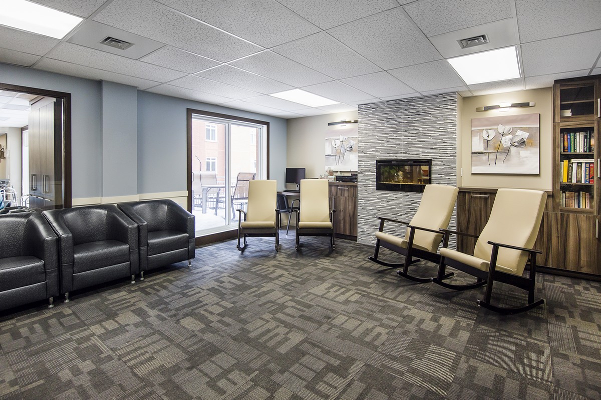 Salon commun avec foyer