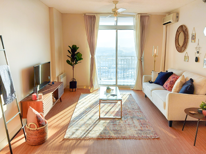 Les Résidences Soleil Manoir St-Léonard_Appartement modèle_2-12_salon couché du soleil