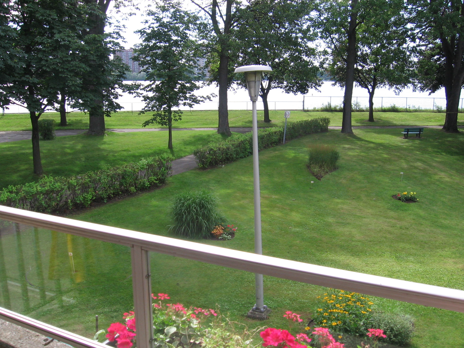 Vu du balcon côté rivière