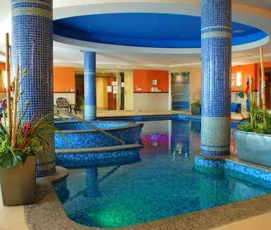 Piscine intérieure