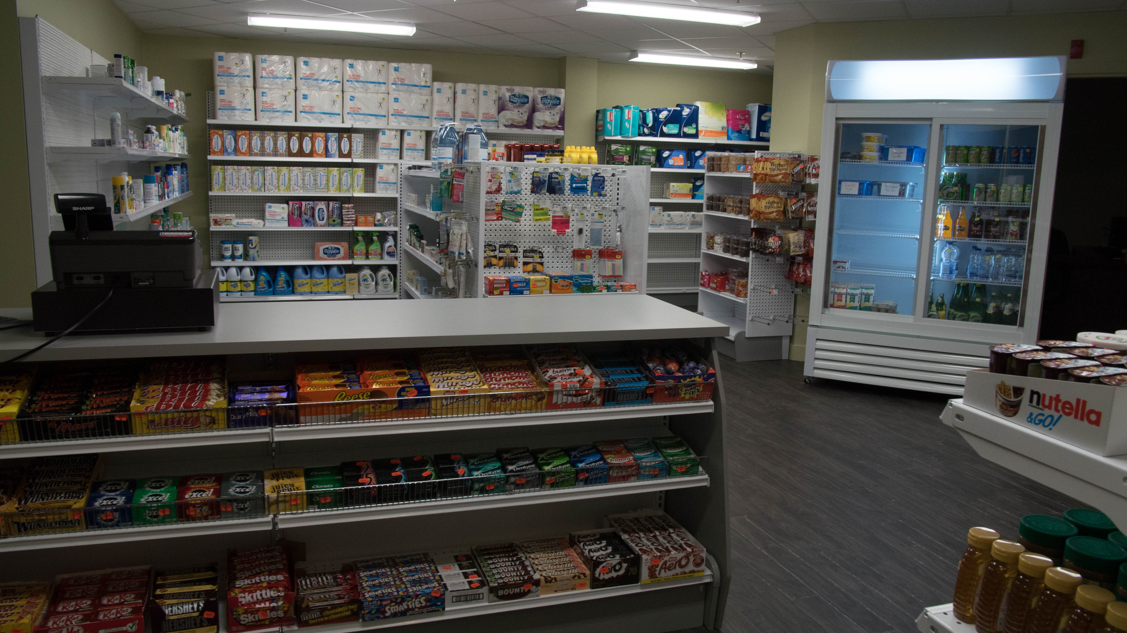 Pharmacie et dépanneur