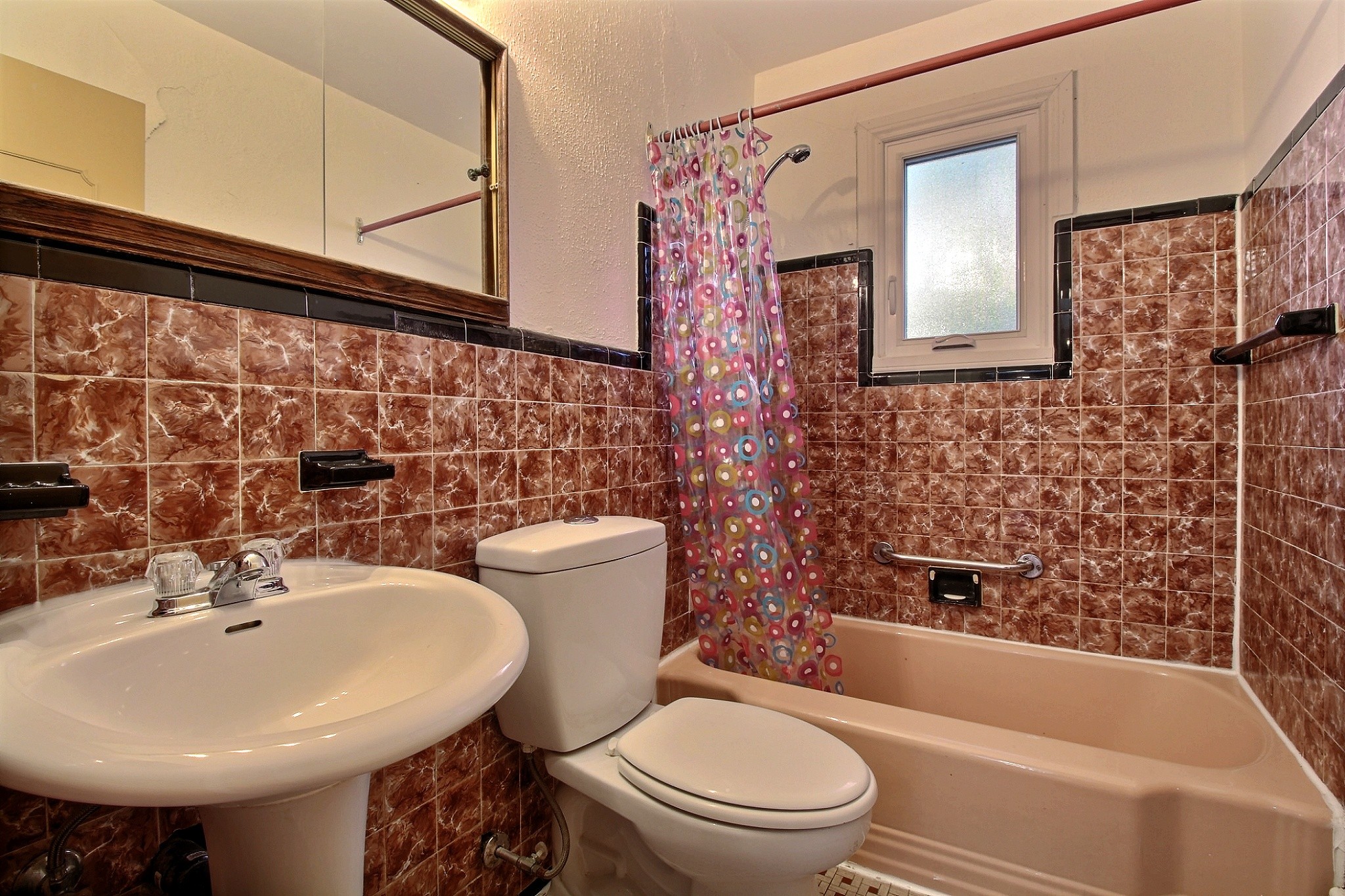 Salle de bain avec appui sécuritaire