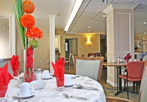 Belles décorations sur les tables