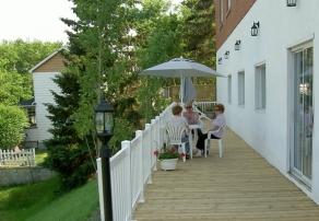 Grand patio arrière